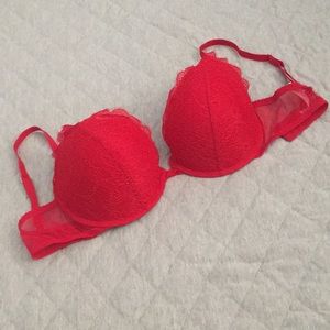 Gillian & Omallay high apex lace bra